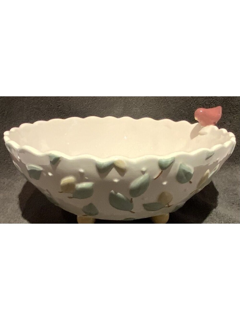 Vintage 9โD Michel & Co. Ceramic Scalloped Leaf Pattern Bowl with Bird Accent